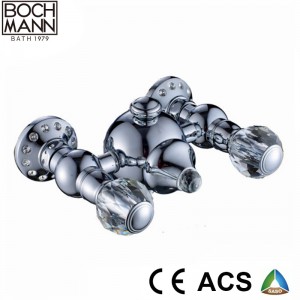 Luxury Traditional  golden color double handle bath faucet